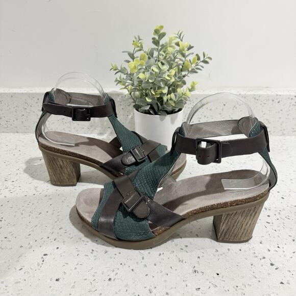Dansko Dominique Leather T-Strap Sandal Size 39 CP - Picture 3 of 4